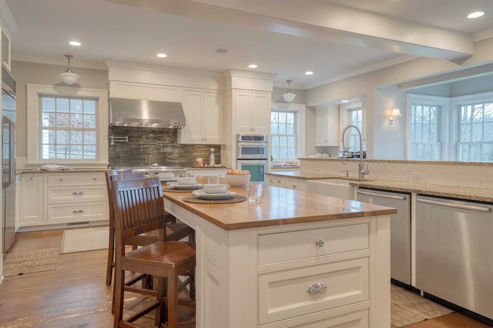 Secluded Berkshires Estate + Private Pond/pool,theater, Gym Sunny Pond