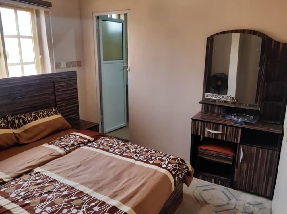 Remarkable 2-bed Apartment in Lagos view 3