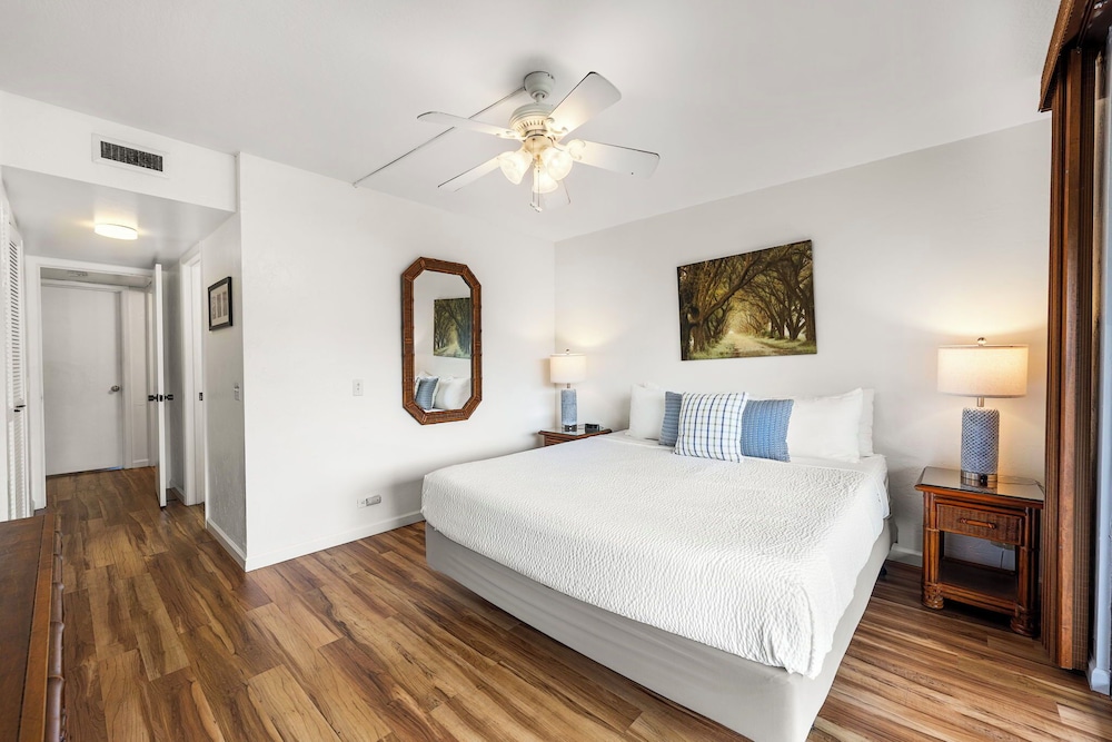 Island Retreat With Concierge - Central AC - Walk to Beach - Vrkcv