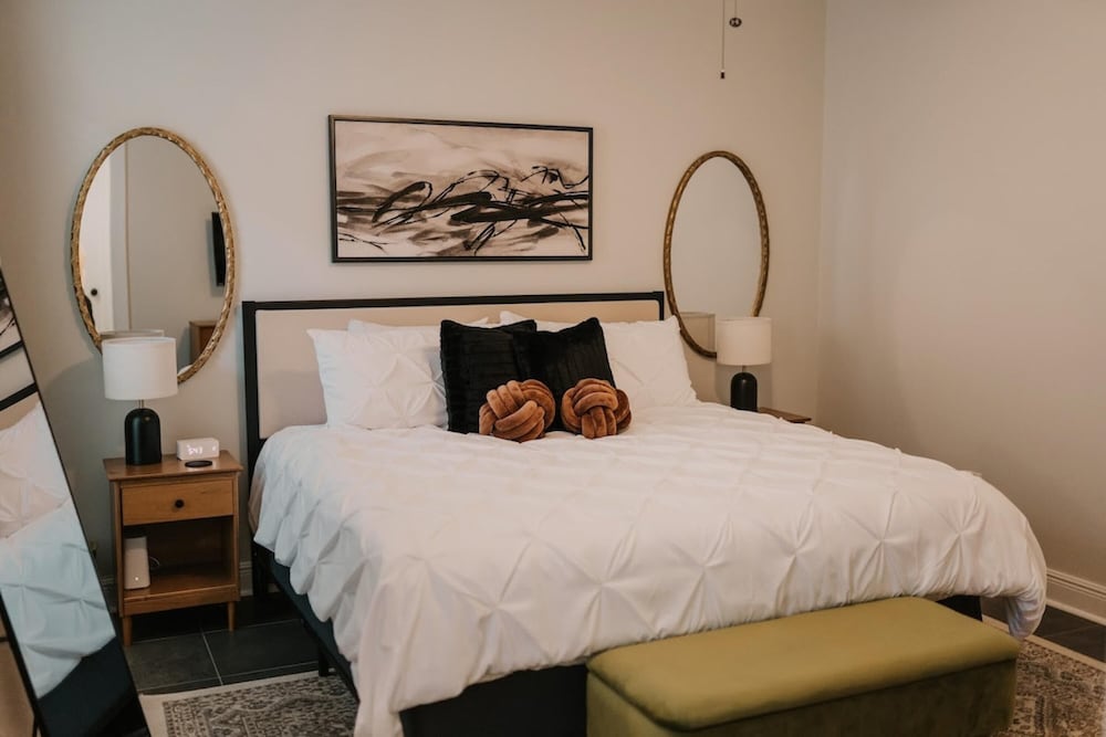 Chic Modern Oasis Your Brand New Getaway view 5