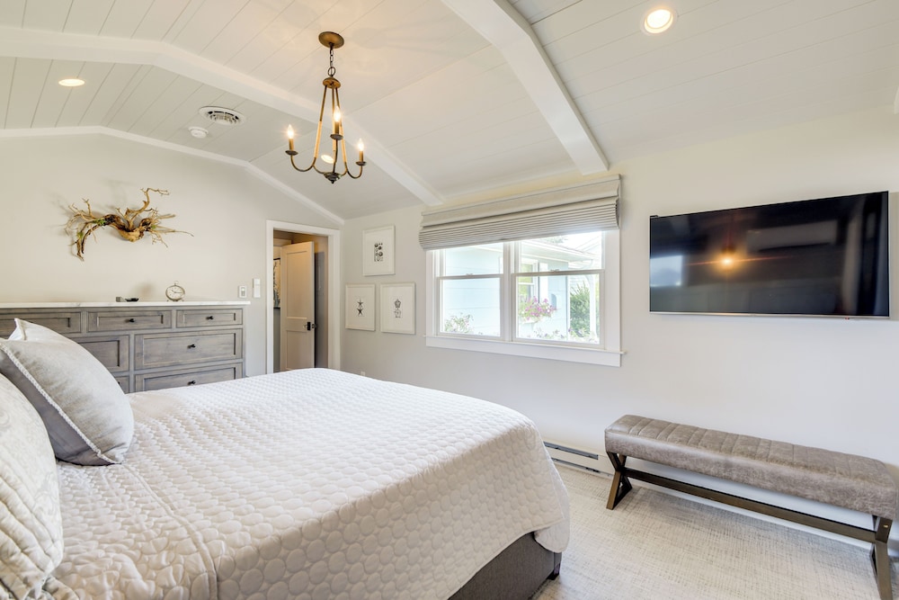 Pool & Stunning Water Views: Kent Island Home!