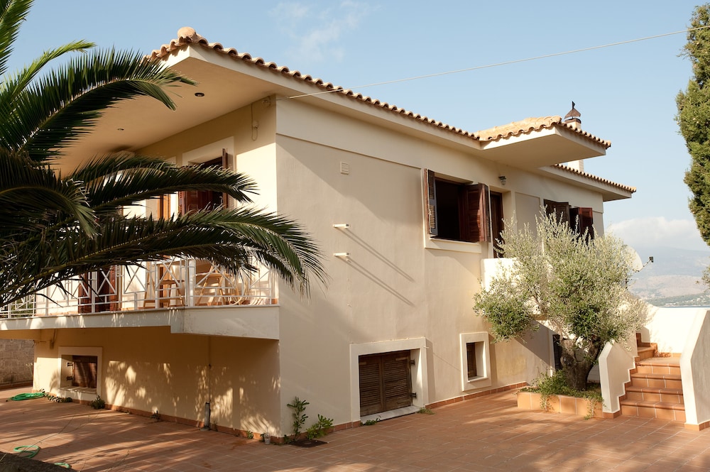 Alekos Beach Houses - Alekos Beach Complex
