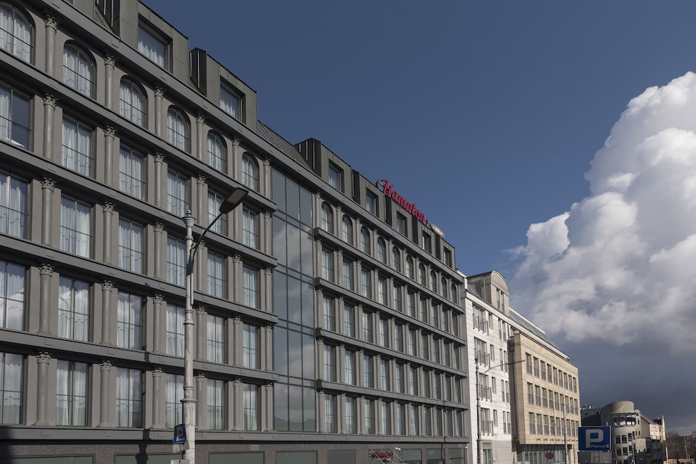 Hotel Hampton by Hilton Poznan Old Town - Image 1