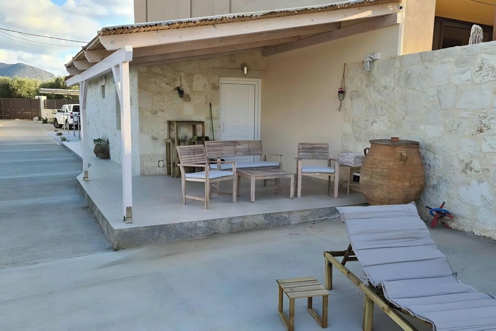 Zoi's SeaView House