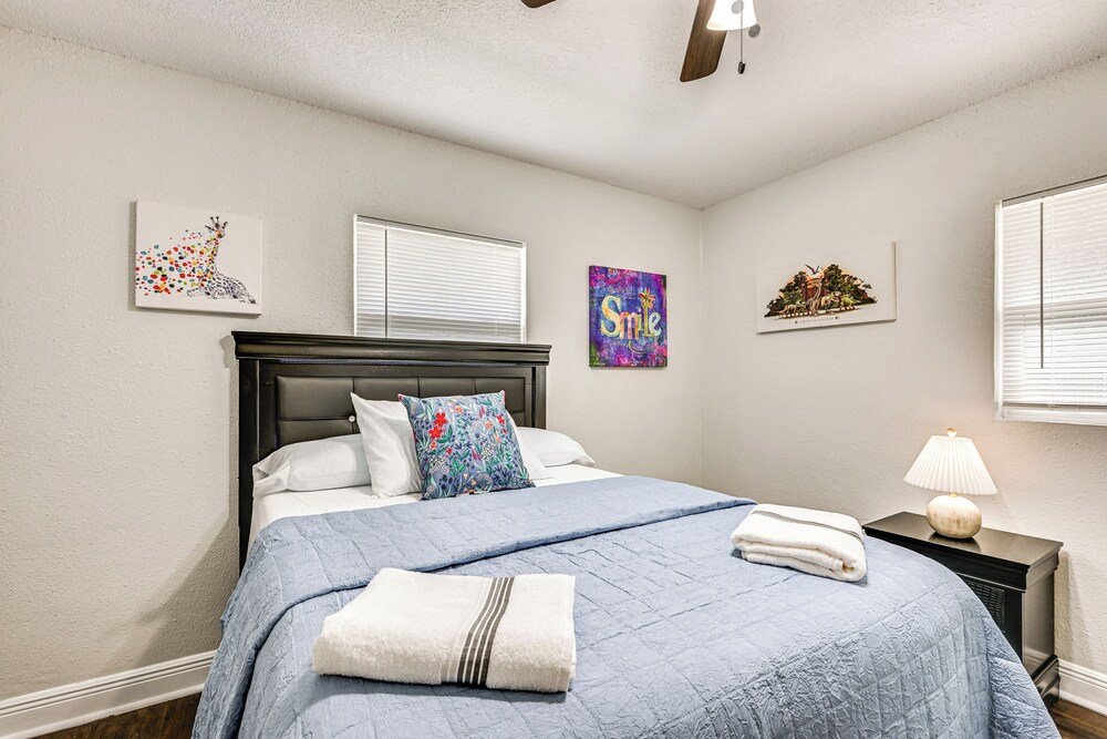 7 Mi to Busch Gardens: Lutz Home w/ Patio!
