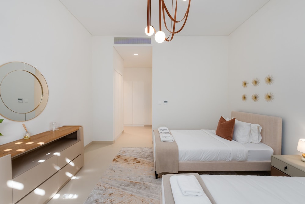 Luxe 4BR Villa Private Pool Beach Al Zorah
