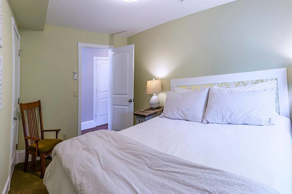 Pioneer House - North Suite view 2