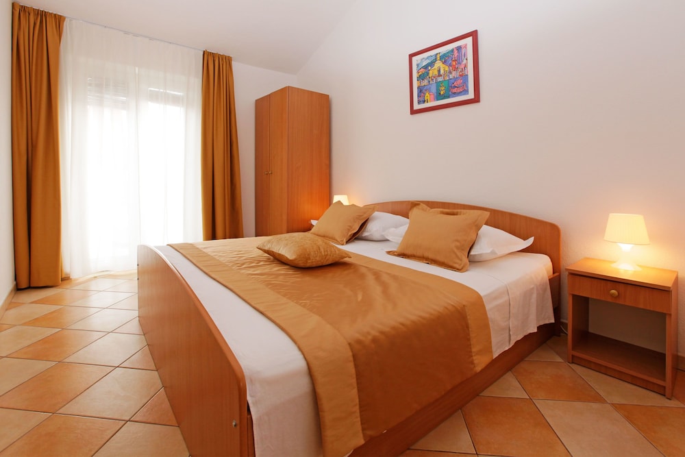 Ratac Apartments
