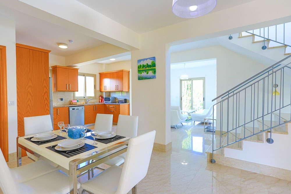Villa Liberty in Polis view 5