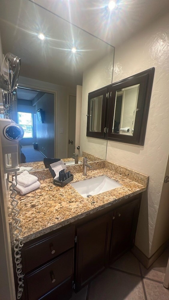 Llc1236 - Lakeside Landing 4 Bedroom Condo
