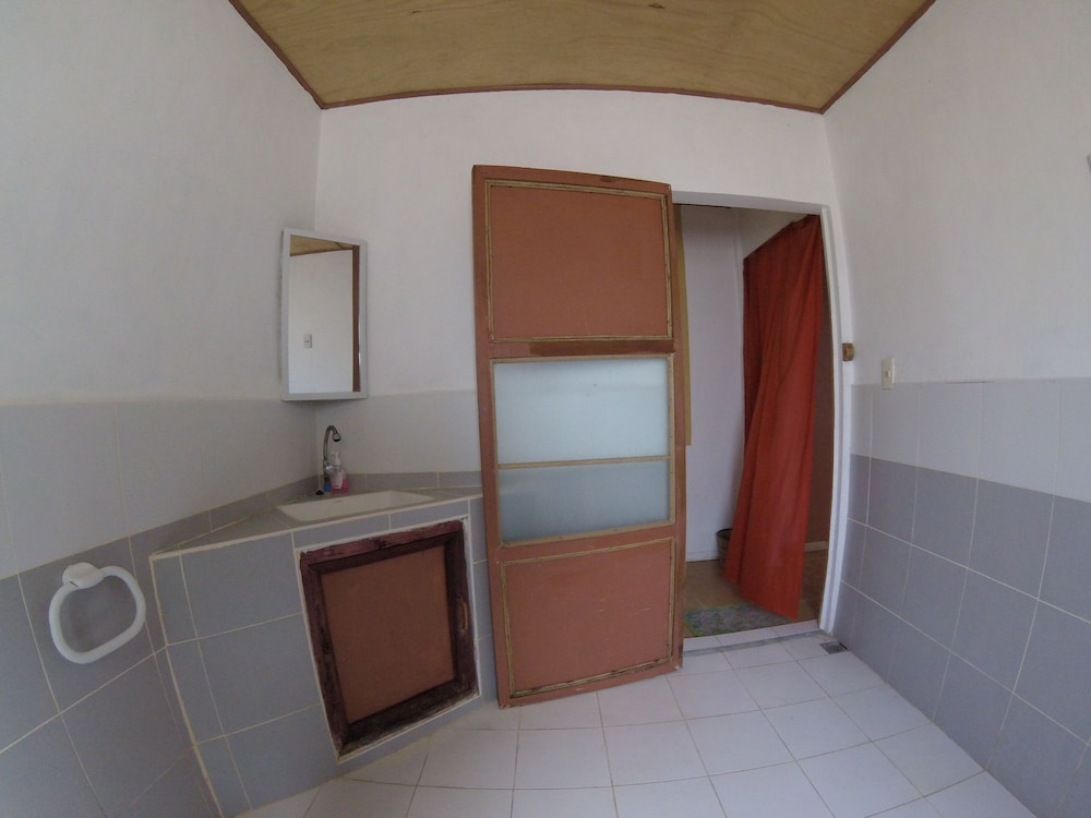 Carabao Backpackers & Guesthouse