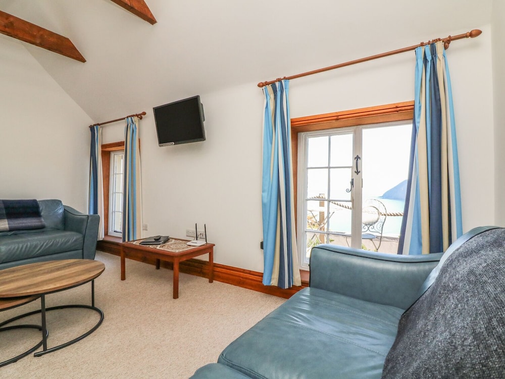 Lynton Vacations - C S Lewis Balcony - Property Image 16