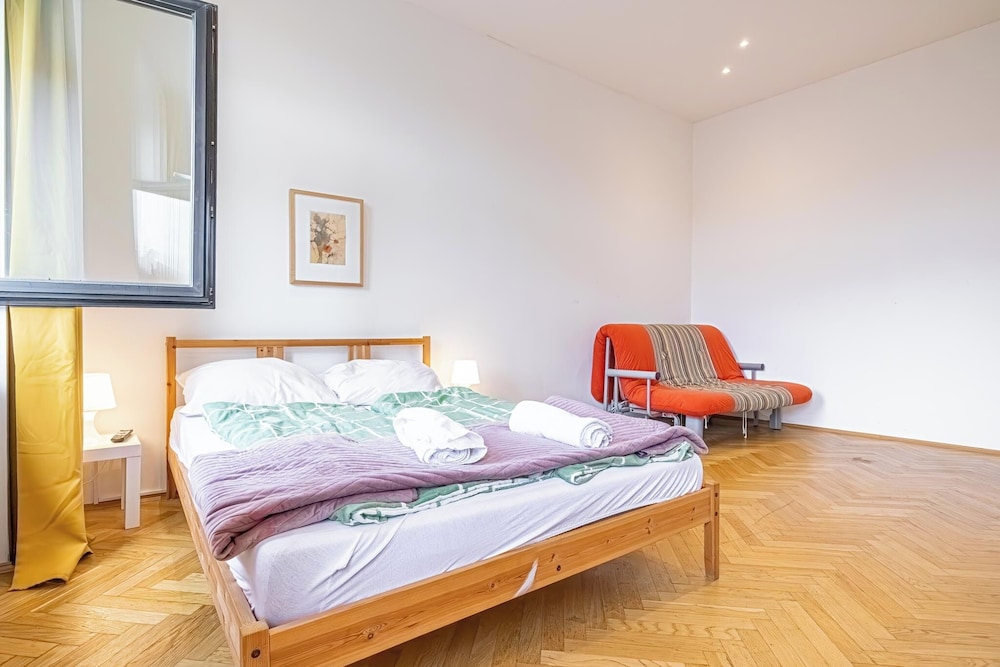 Cozy Room Near U6 Dresdner Subway Line