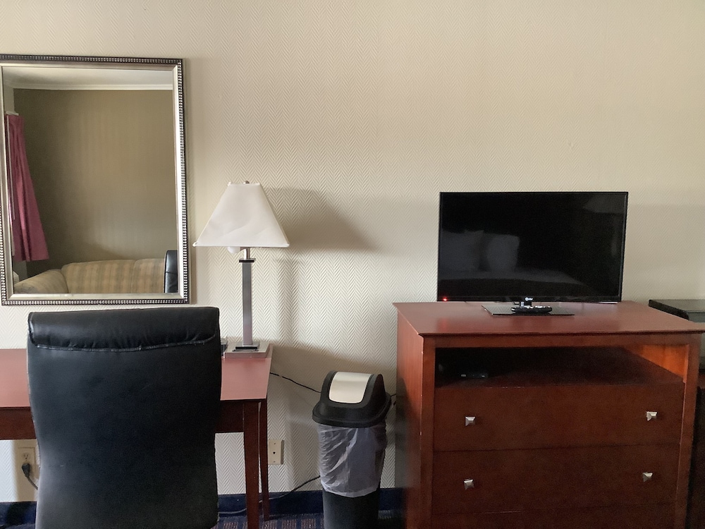 Dodge City Vacations - Silver Spur Vintage Inn  Suites - Property Image 10