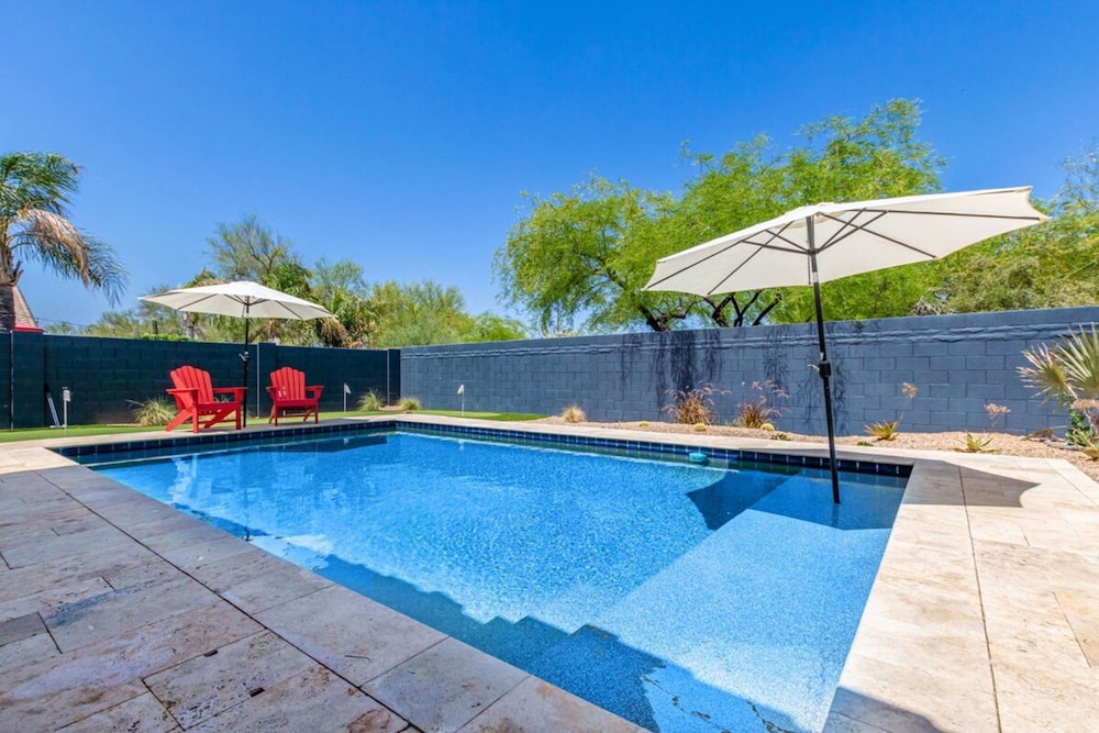 Walk 2 TPC Mayo Swim Putt Grill Heated Pool