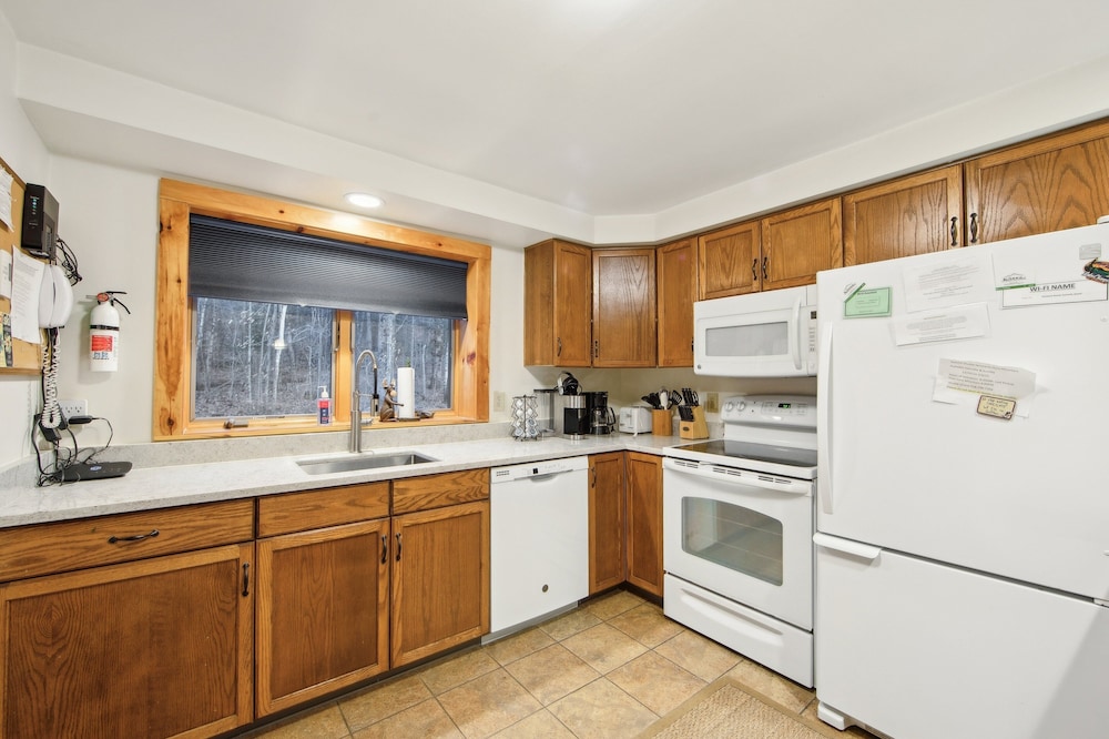 Tahawus 74I - A Cozy Adirondack Retreat 2 Bedroom Townhouse by The Summit at Gore Mountain