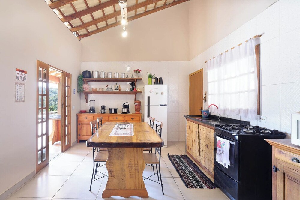 Ch Cara com Piscina Churrasq e Wifi pet Friendly