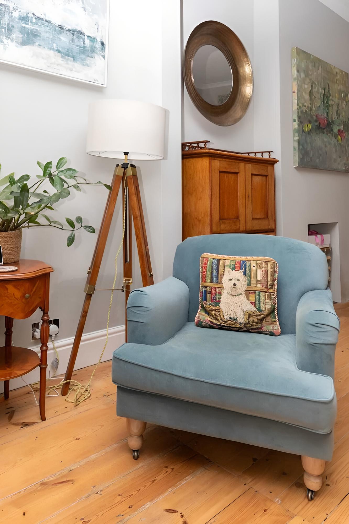 Vibrant 1BD Home With Outdoor Patio - Hammersmith!