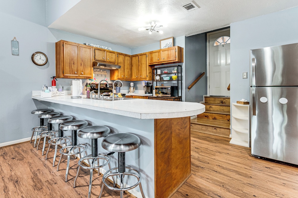 Steps to Marina: Coldspring Retreat w/ Lake View
