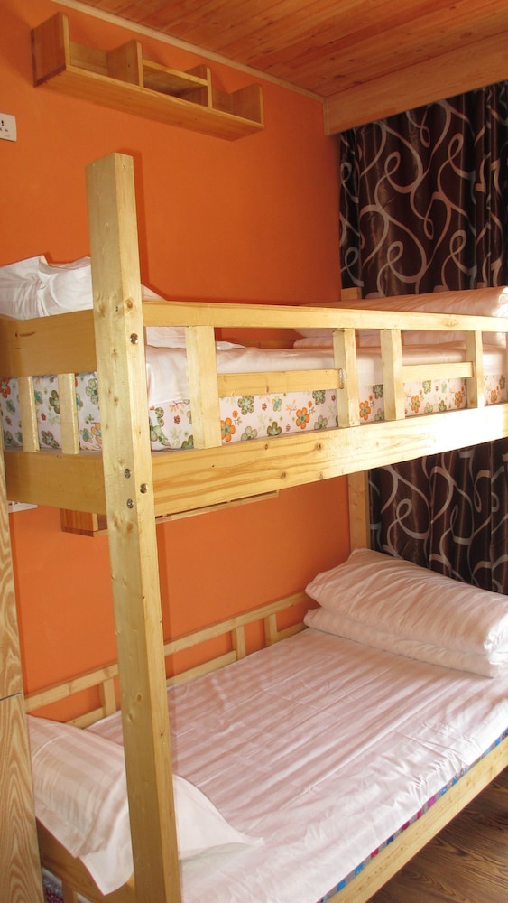 Nirvana Hotel - Hostel
