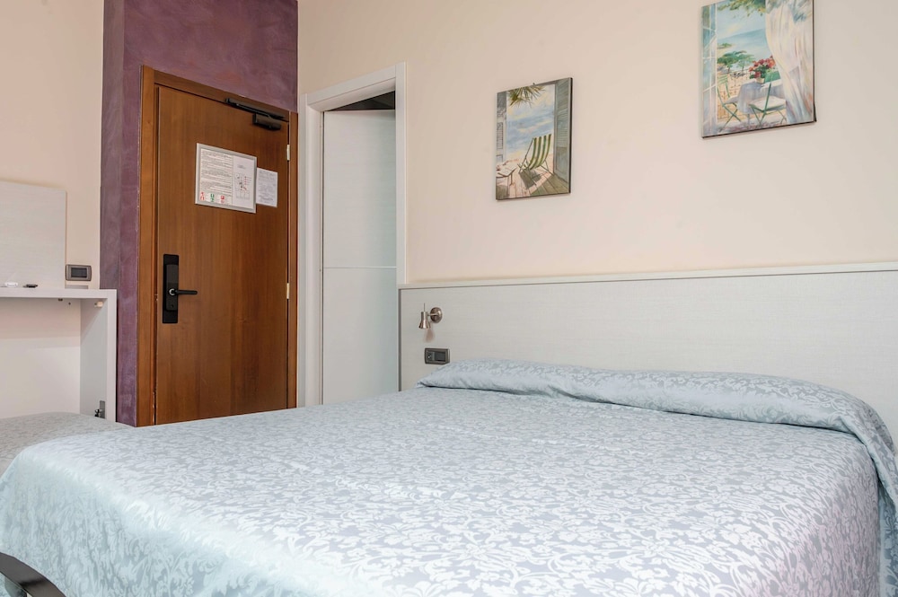 Hotel 3 Comfort and Serenity Heart of Ventimiglia photo 2