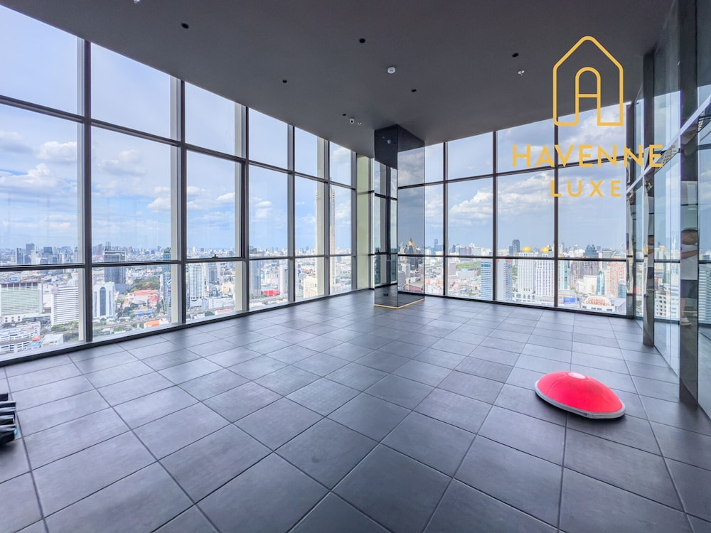 New City Condo in Central Bangkok ·