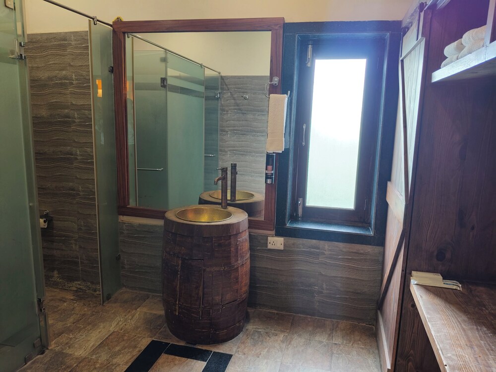 Aacorn Hideaway Resort & Spa