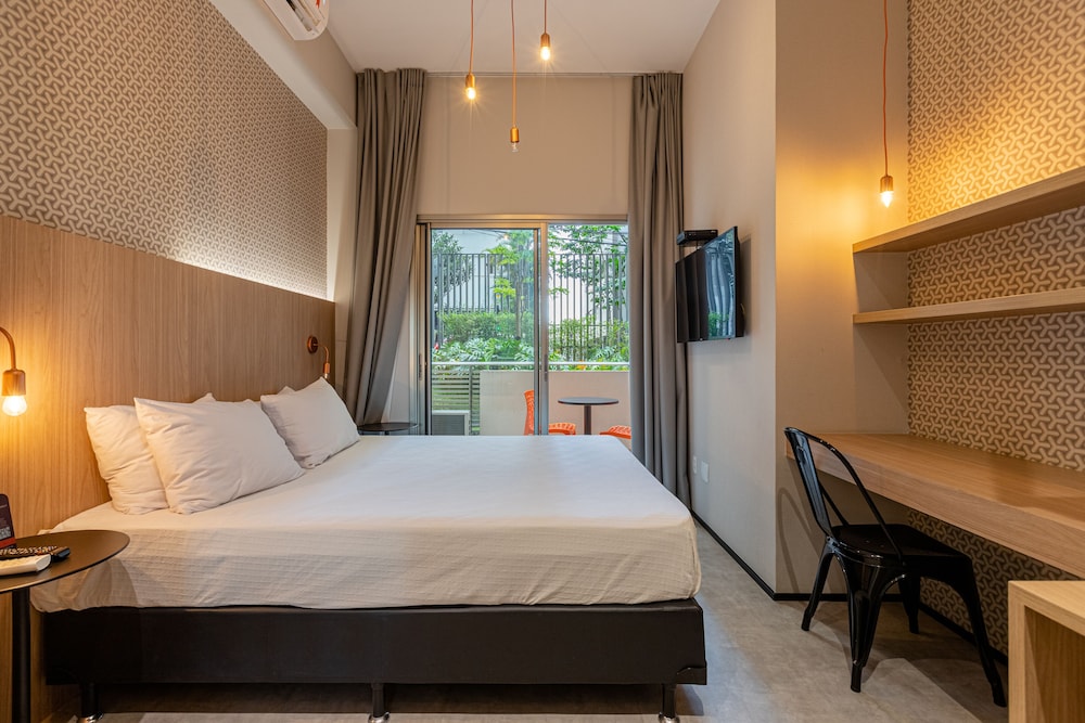 ESD - Studios E-Side By Anora Spaces