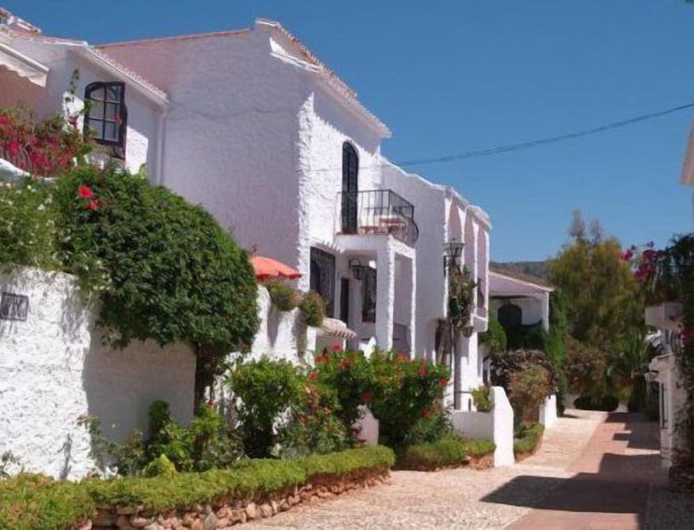 Hotel El Capistrano Complejo de Apartamentos Turísticos - Image 1