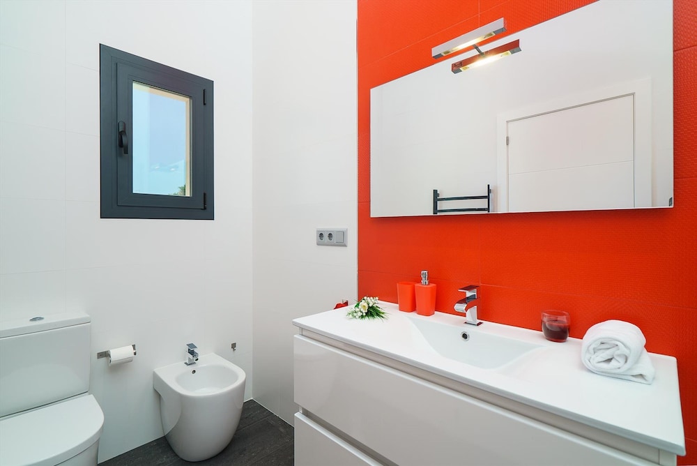 Villa Vera in Javea With 4 Bedrooms and 2 Bathrooms