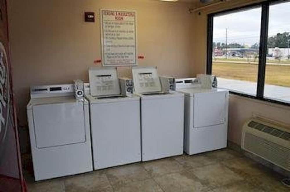 Hammond Vacations - Stay Express Inn Hammond - Property Image 8