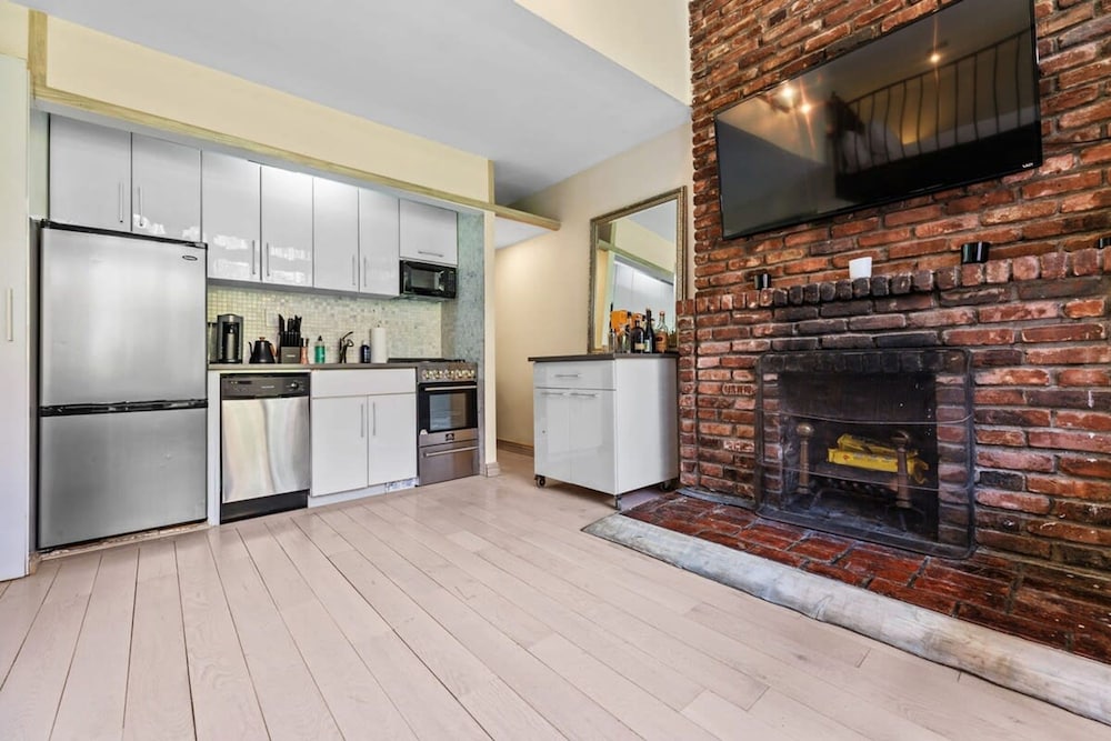 Charles Court II by Rovetravel West Village Loft