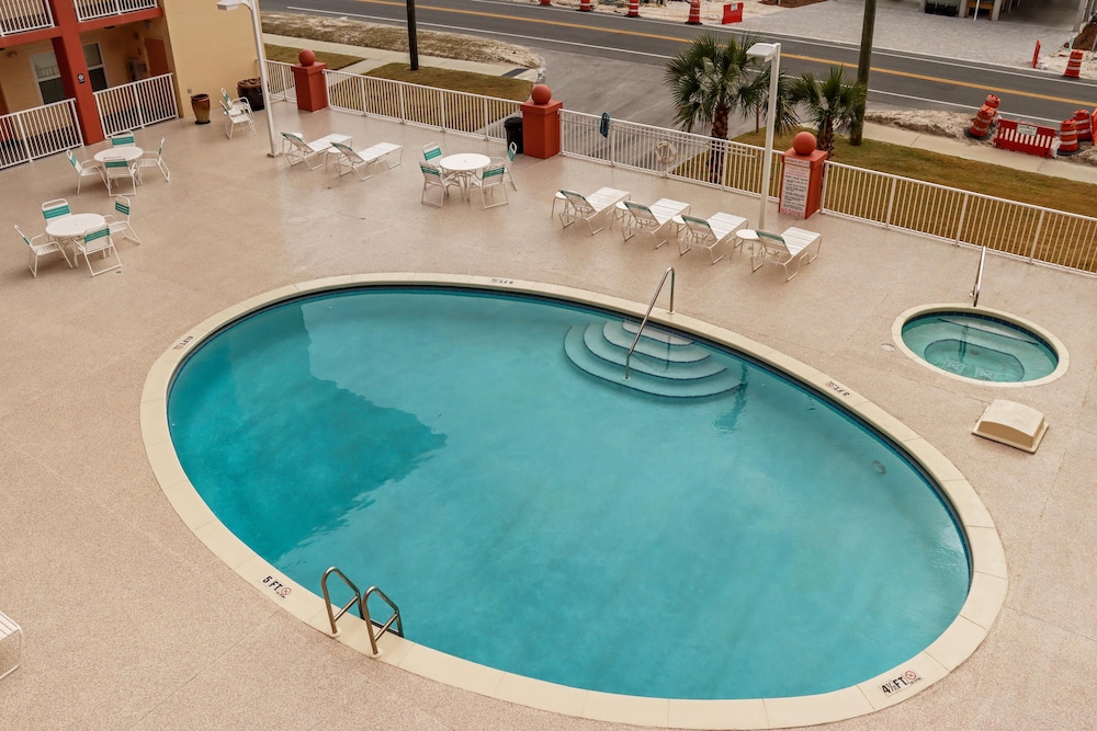 Paradise Shores 305
