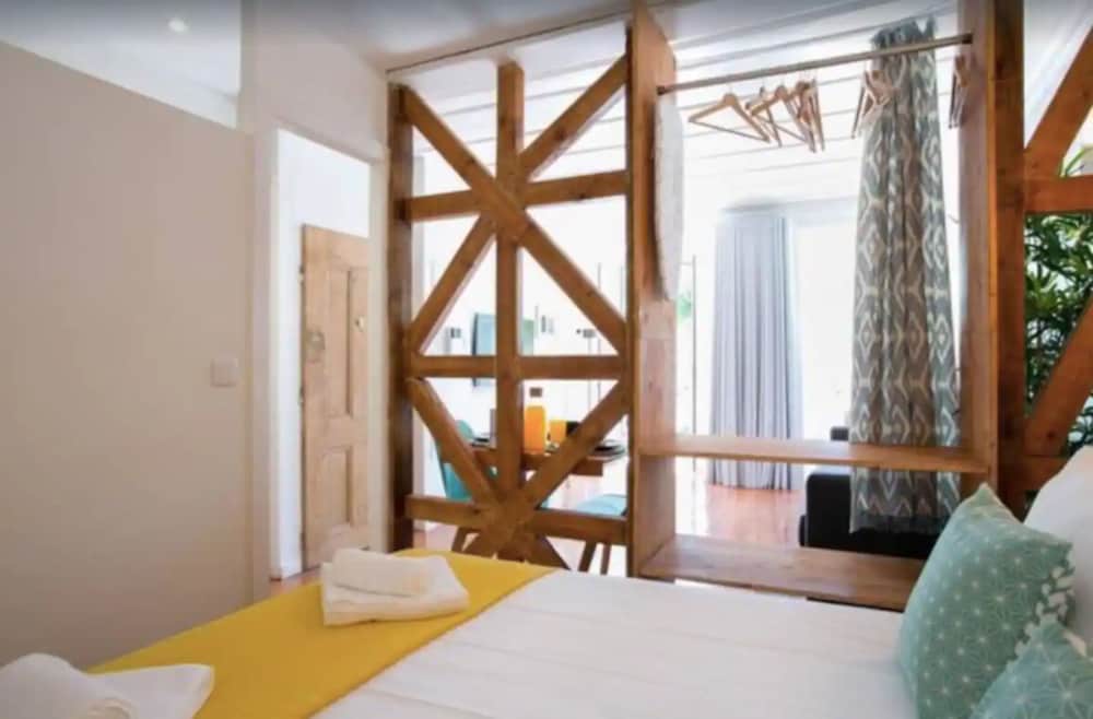 Sunny Photographer's Studio w Balcony in Alcântara view 4