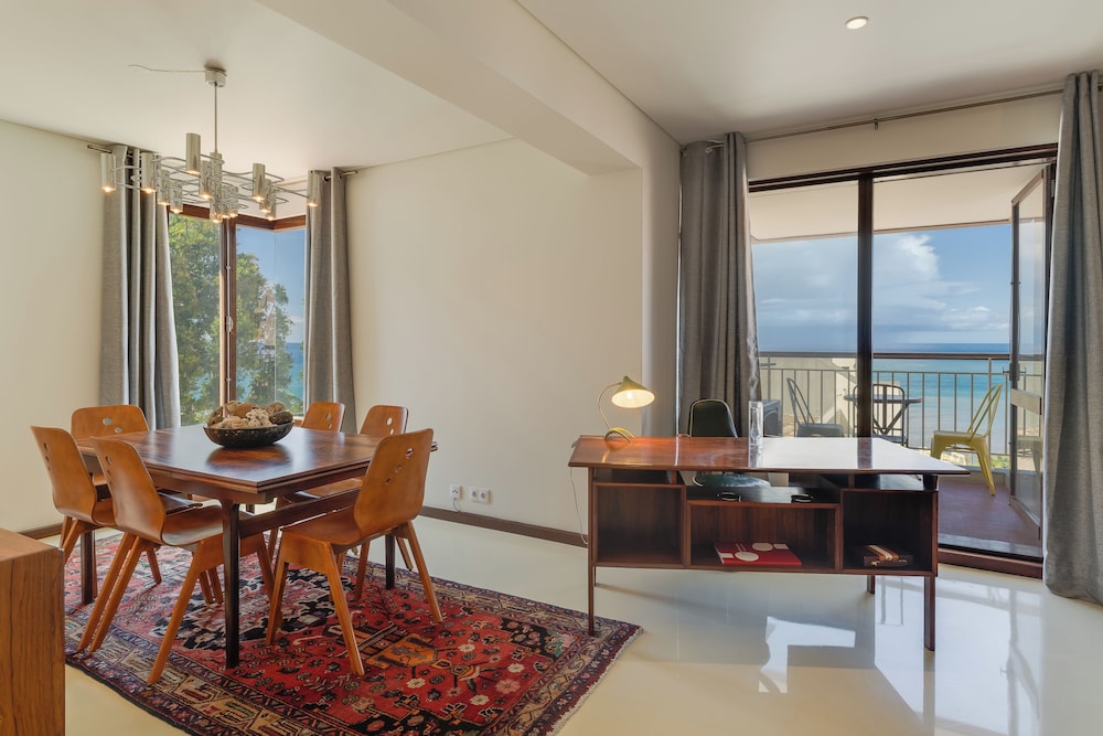 Carlos Apartment