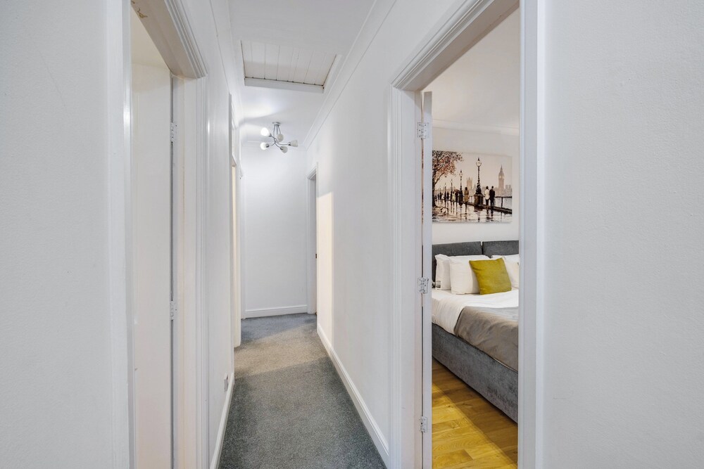 Modern 4 Bedroom Hse Garden in Feltham