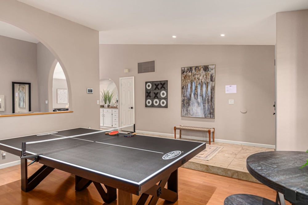 NEW Paradise Park Heated Pool Spa BBQ
