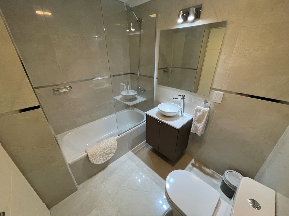 Ayres Suites Moreno