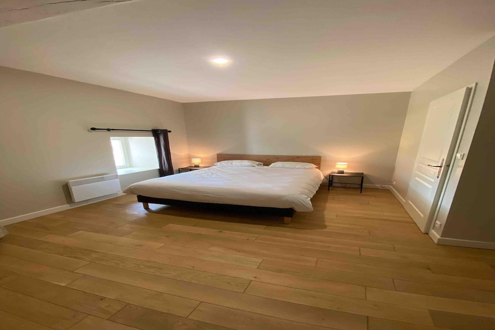 Villa With Pool in Dordogne Countryside