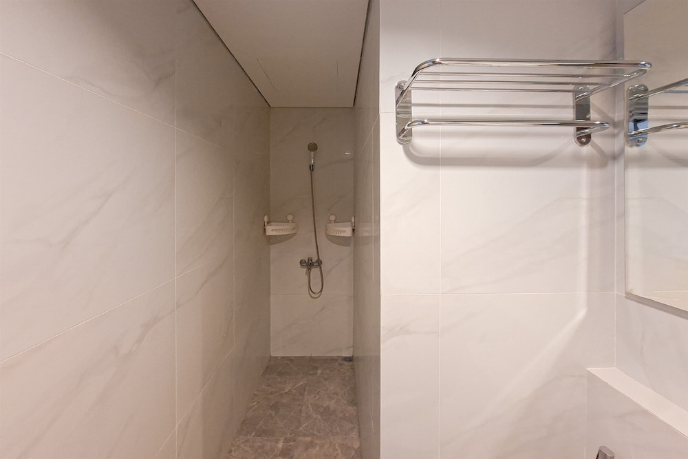 Modern 1Br Near Ikea At The Smith Alam Sutera Apartment