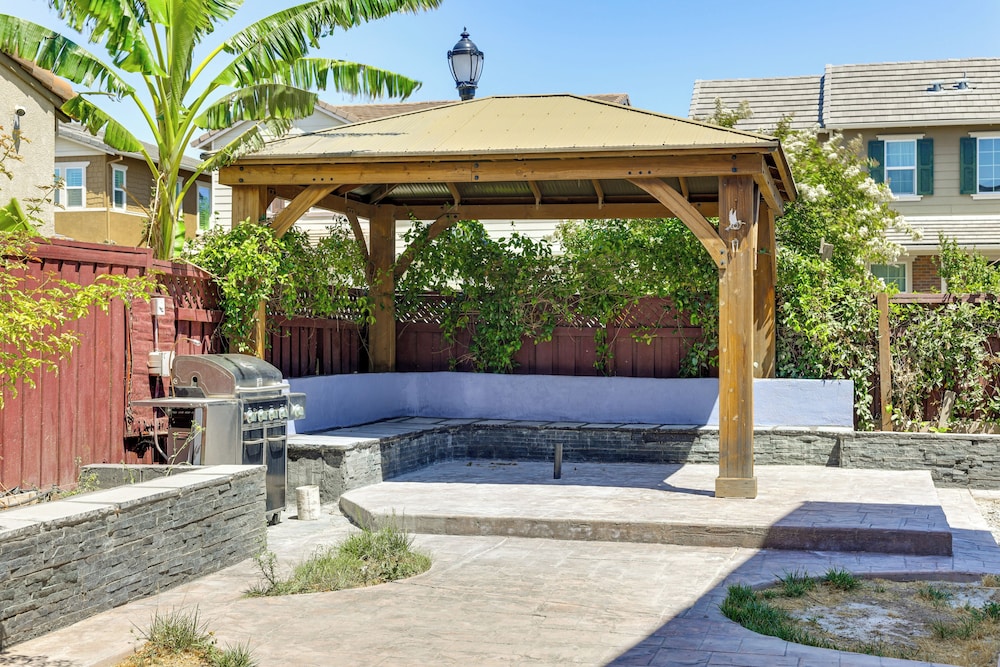 Walk to Parks: Mountain House Retreat w/ Patio!