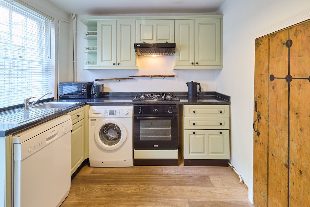 Host Stay Old Stone Cottage