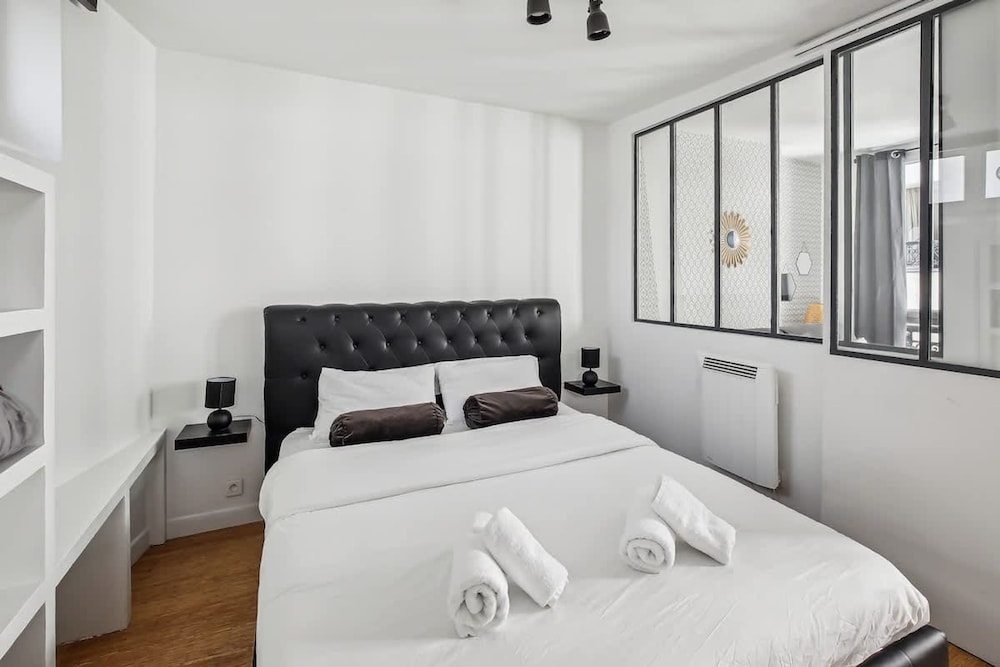 Studio at the Heart of the Marais Rue des Rosiers