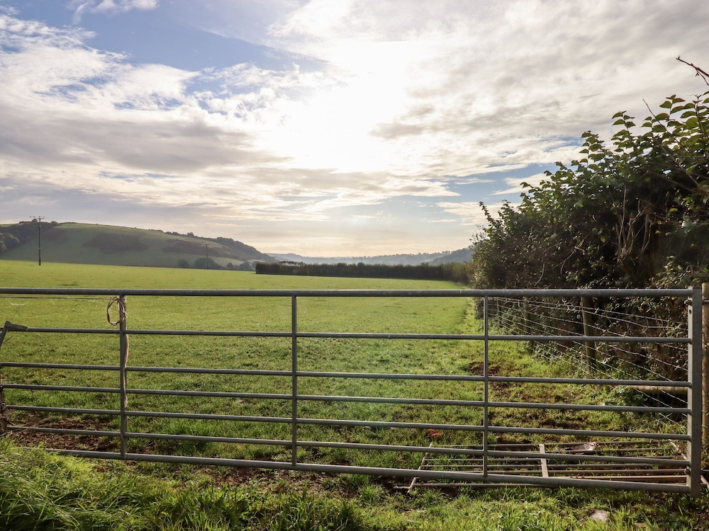 1 Caddaford Barns
