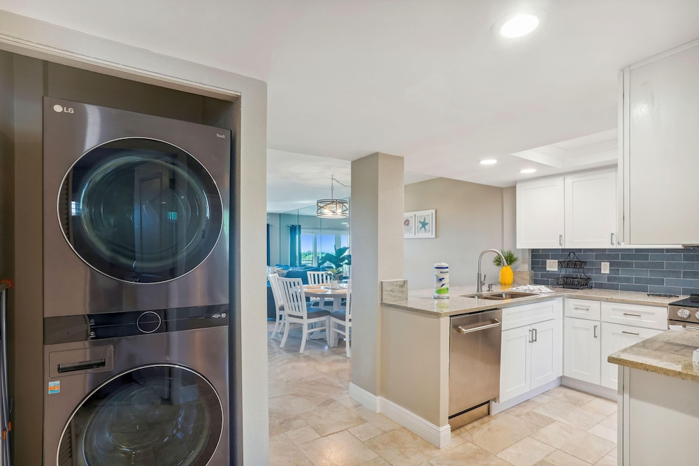 Land's End 7-203 Beach Front - Premier