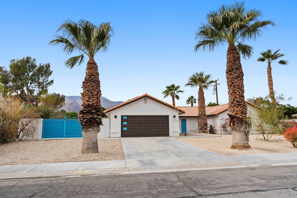 Hacienda Hideaway-3bd Great for Families
