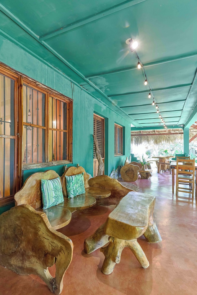 CHALET TROPICAL Hotel & Restaurant-Pizzeria