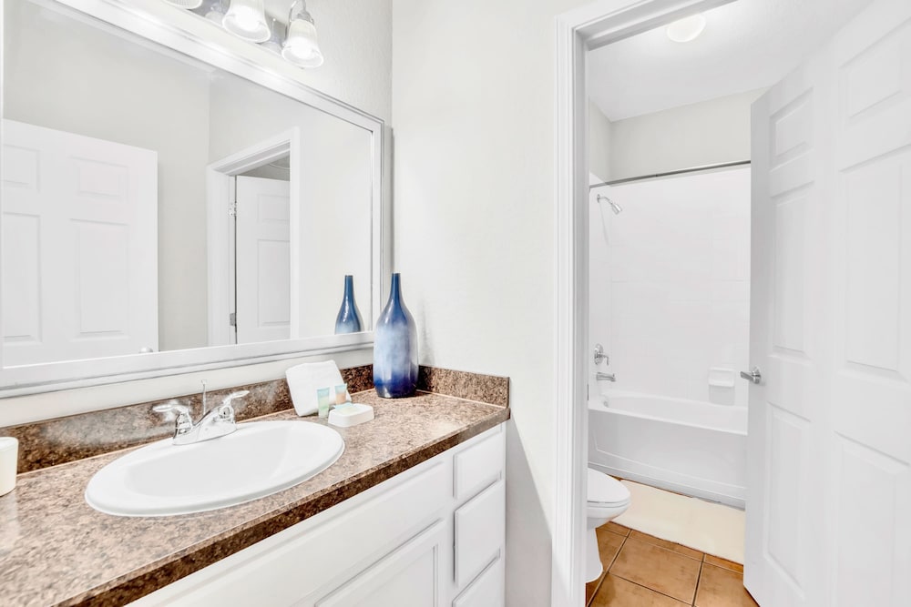 Upstay Modern 3BR Getaway w Pool and Hot Tub