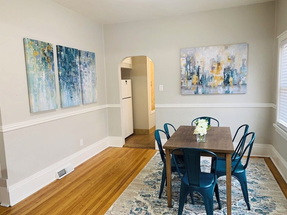 The Bungalow Retreat by UNC - Free Bikes!