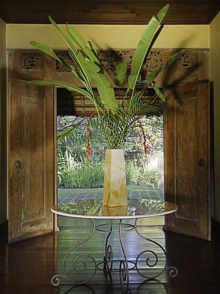 Villa Alamanda view 2
